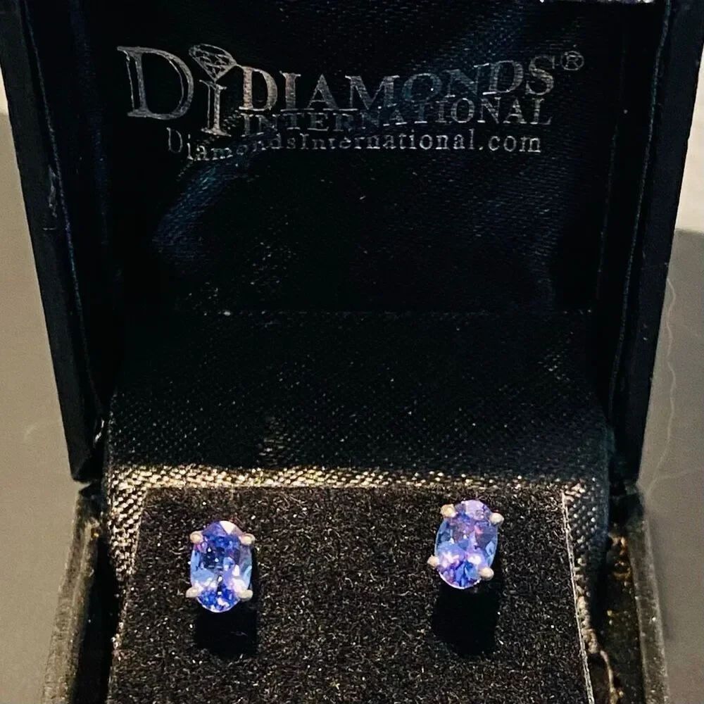 NWOT DI Diamonds International Tanzanite Stud Earrings in 925 Sterling Silver OS